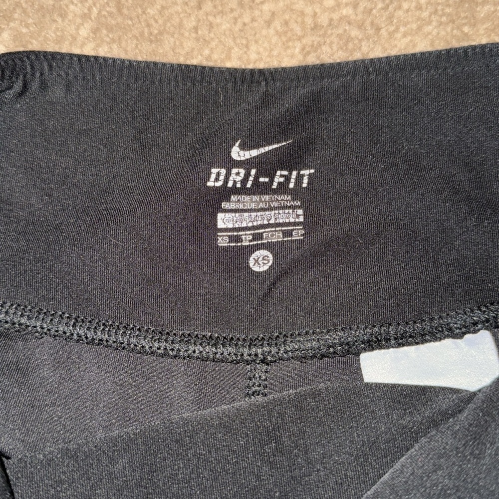 NIKE Dri-Fit Leggings - Picture 4 of 4